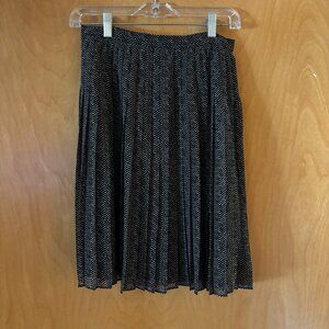 Zigzag pattern work skirt